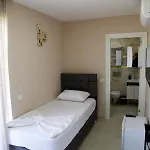 Dea Del Hotel *